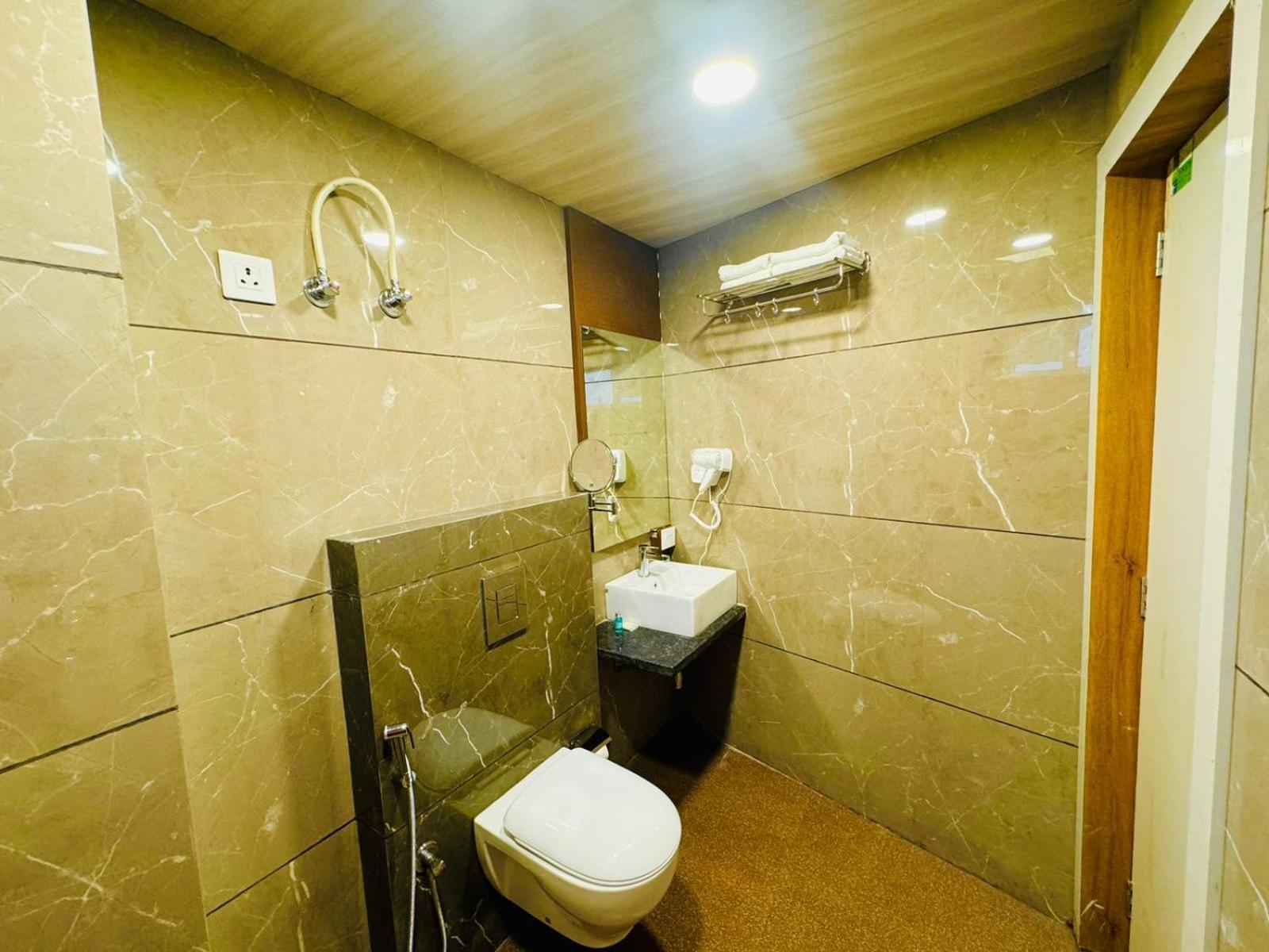 Hotel Najaf Palace Ajmer Bagian luar foto